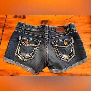 BKE Stella Stretch Shorts. Size 28. Great condition